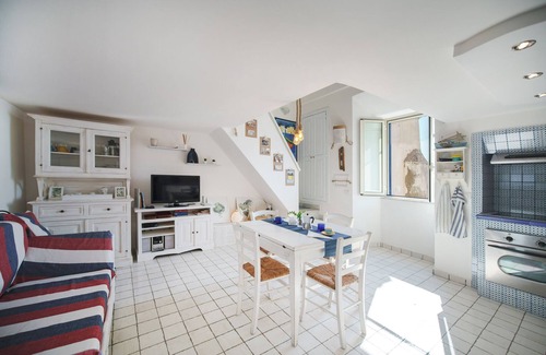 Procida Apartment | Corricella Sea Window