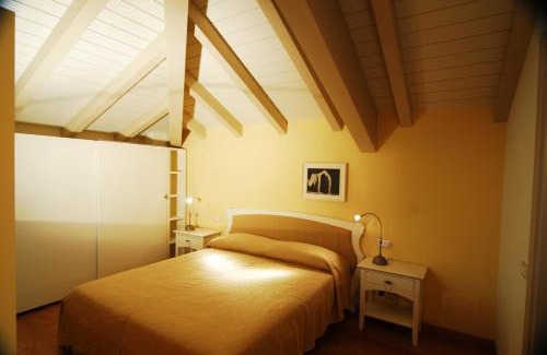 Montevecchia Apartment | Corte Del Passone