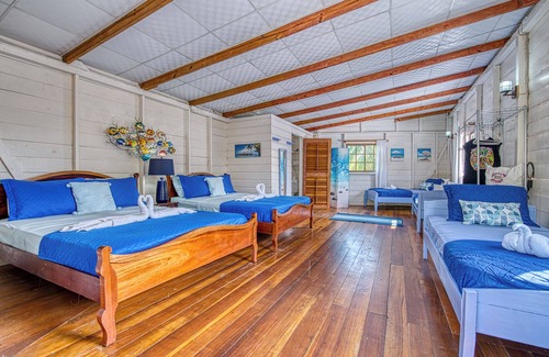 Carenero Island Hotel | Cosmic Crab Resort