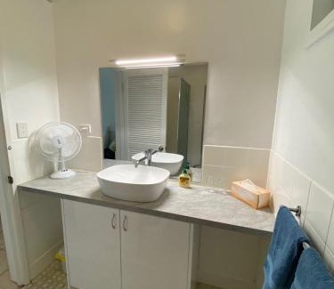 Nelly Bay Apartment | COST EFFECTIVE ISLAND ESCAPE! Studio Unit, Nelly Bay