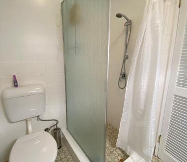 Nelly Bay Apartment | COST EFFECTIVE ISLAND ESCAPE! Studio Unit, Nelly Bay