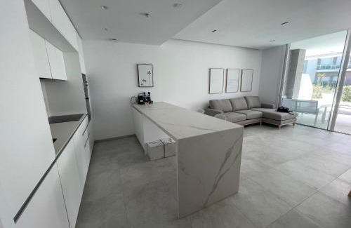 Chipiona Apartment | Costa Ballena - Dos dormitorios, Piscina y Jardín privado