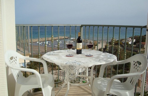 Coveta Fuma Apartment | Costa Blanca, 1st line to the sea in El Campello. With private sun terrace, Beautiful resort