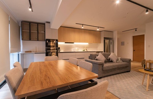 El Golf Apartment | Costanera Hub: Chic 2BR (Sleeps 6) at the Mall!