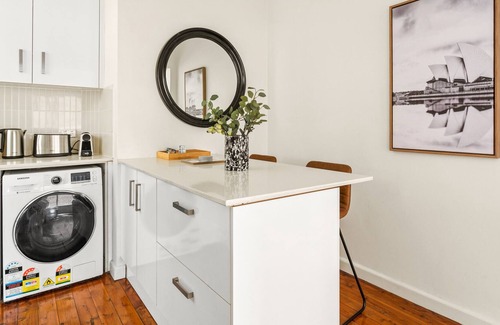 Kirribilli Apartment | Cosy 1-Bed Unit by Harbourside Walk