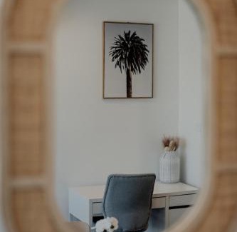Phillip Apartment | Cosy 1-Bed with Pool, Gym and Secure Parking