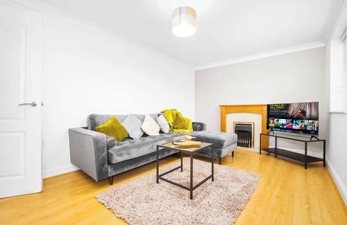 Oldbury Apartment | Cosy 2 bed Apt with free parking by Oldbury