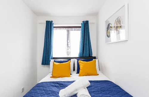 Becontree House | Cosy 2-Bed House! Dagenham! Free parking