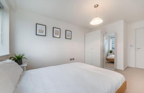 Bryanston and Dorset Square Apartment | Cosy 2 Bedroom Apartment with Balcony, Holland Park, Notting Hill, Chelsea