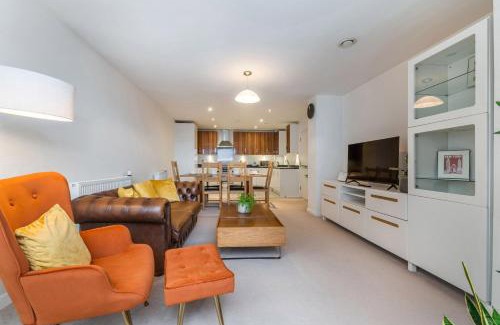 Bryanston and Dorset Square Apartment | Cosy 2 Bedroom Apartment with Balcony, Holland Park, Notting Hill, Chelsea