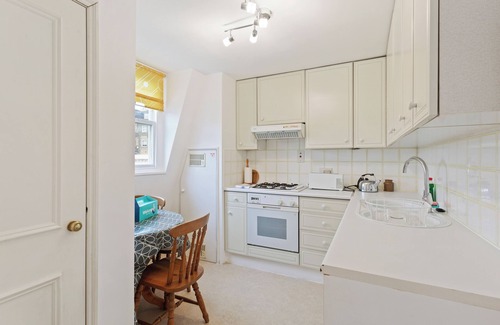 Pimlico Apartment | Cosy 2 Bedroom Flat in Pimlico, 10 Minutes to Station