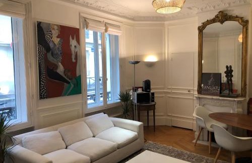 16th Arrondissement Apartment | Cosy 2 room 50m2 Parisian classic flat - Passy, 16th arrondissement, near Eiffel Tower