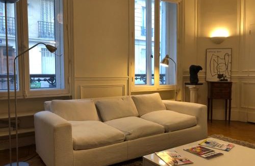 16th Arrondissement Apartment | Cosy 2 room 50m2 Parisian classic flat - Passy, 16th arrondissement, near Eiffel Tower