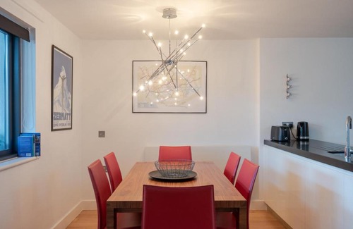 Chaucer Apartment | Cosy 2br Flat near Tower Bridge by GuestReady