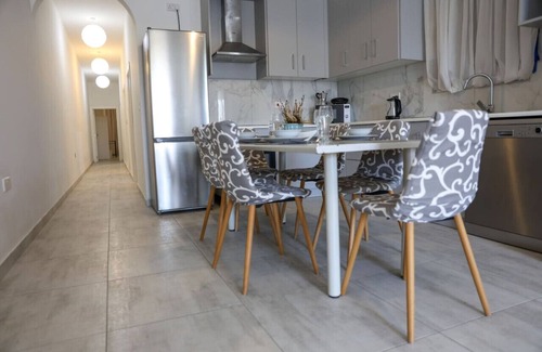 Marsalforn Apartment | Cosy 3BR Apt with private Terrace & Wifi in Gozo