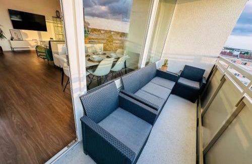 Munchen District Apartment | Cosy 4 room apartment - AC - free parking - balcony - workspace