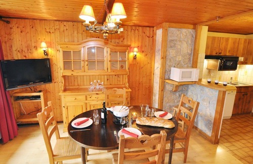 La Chapelle-d'Abondance Apartment | Cosy apartment for 6 guests with WIFI, TV, balcony, pets allowed and parking