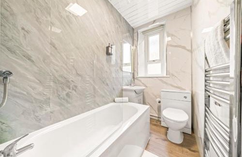 Glasgow Apartment | Cosy and Bright 3-Bedroom Flat