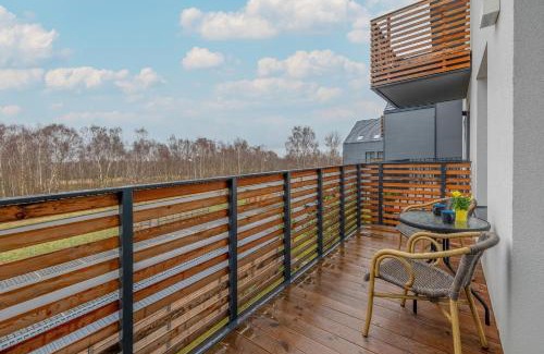 Dzwirzyno Apartment | Cosy and Bright Apartment in Dźwirzyno with Furnished Balcony and Free Parking by Noclegi Renters
