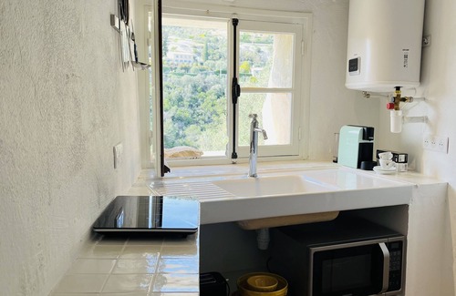 Tourrettes-sur-Loup Apartment | Cosy and Comfy Studio With Sea View