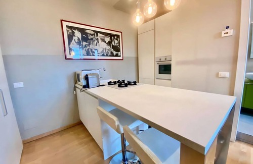 Calvairate Apartment | Cosy and modern studio of about 40 square meters, ideal for two people, located on the 5th floor of a building with a lift (not suitable for disabled people). The property is located in the heart of Viale Umbria, between Porta Romana and Calvairate distr