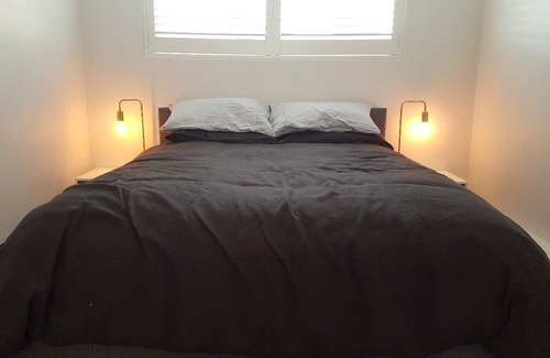 Bar Beach Apartment | Cosy and Sunny Unit between Cooks Hill and Bar Beach