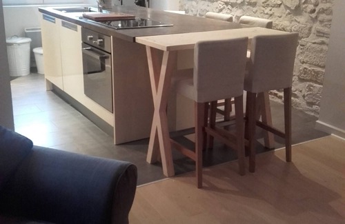 Avignon City Centre Apartment | Cosy and very quiet duplex. 2 air-conditioned bedrooms in the heart of the old town.