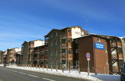 Pyrenees 2000 Apartment | Cosy apartment for 4 guests with WIFI, TV, terrace and parking