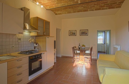 Tavarnelle Val di Pesa Apartment | Cosy apartment with pool, WIFI, TV, patio, pets allowed, panoramic view and parking