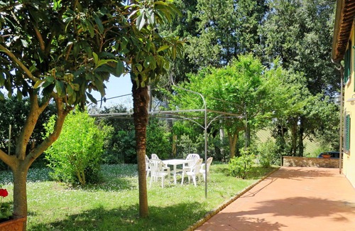 Tavarnelle Val di Pesa Apartment | Cosy apartment for 8 guests with pool, WIFI, TV, patio, pets allowed, panoramic view and parking