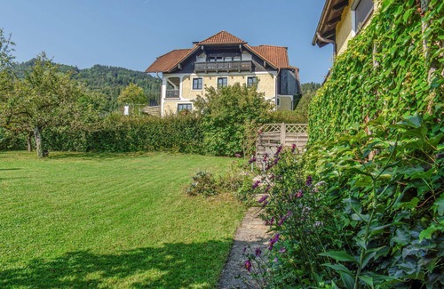 Nussdorf am Attersee Apartment | Cosy apartment for 4 people with terrace