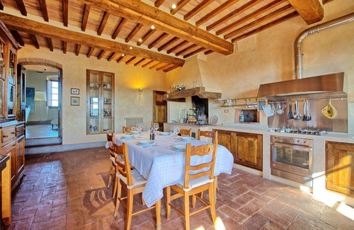Colle di Val d'Elsa Apartment | Cosy apartment for 6 guests with WIFI, TV, terrace and panoramic view, close to San Gimignano