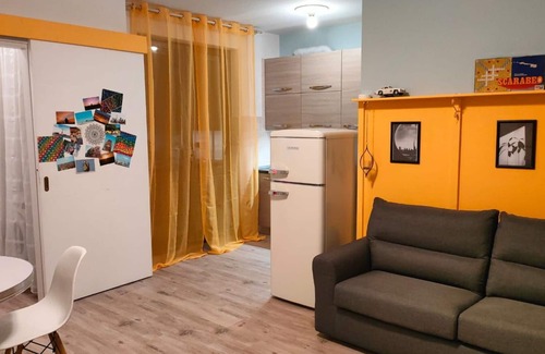 Rivoltella Apartment | Cosy apartment with WIFI, A/C, private pool, terrace, pets allowed and parking, close to Sirmione