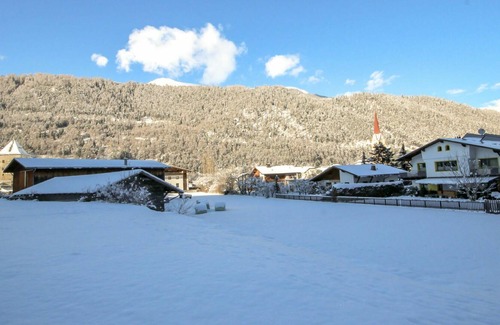 Ried im Oberinntal Apartment | Cosy apartment for 4 people with WIFI, TV, patio and parking
