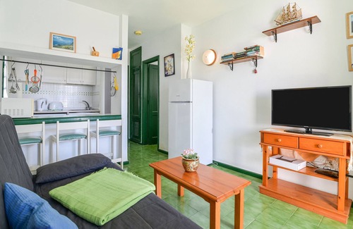 Los Pocillos Apartment | Cosy Apartment "Mimosa B1" Close to Beach with Terrace, Pool & Wi-Fi