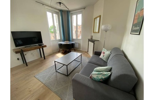 Montauban Apartment | Cosy apartment a stone's throw from the town center