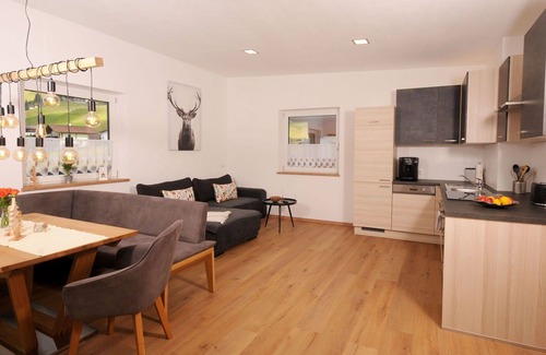 Tux Apartment | Cosy apartment for 4 guests with WIFI, TV and terrace