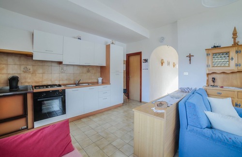 Moena Apartment | Cosy Apartment "Casa Defrancesco with Wi-Fi and Garden