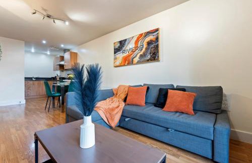 Theatreland Birmingham Apartment | Cosy Apartment- City Centre - Free Parking-Sleep 5