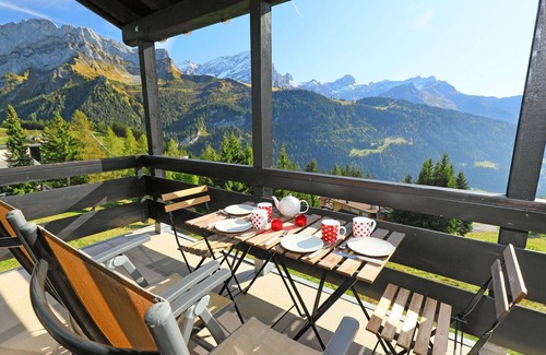 Gryon Apartment | Cosy apartment for 4 guests with WIFI, TV, balcony and pets allowed