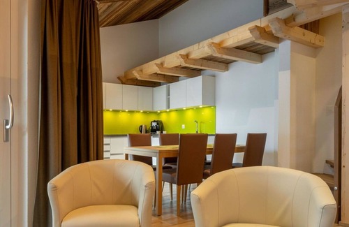 Saas Almagell Apartment | Cosy apartment for 7 people with WIFI, hot tub, TV and balcony