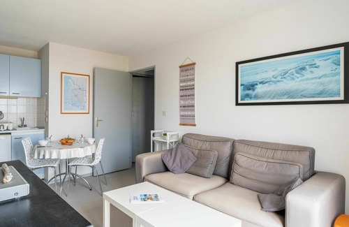 Lacanau-Ocean Apartment | Cosy apartment for 4 guests with pool, WIFI, TV, terrace and pets allowed
