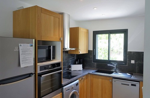 Favone Apartment | Cosy apartment for 6 people with WIFI, private pool, TV, terrace and pets allowed
