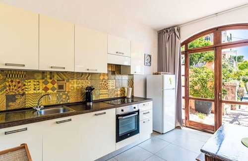 Finale Ligure Apartment | Cosy apartment for 5 guests with A/C, WIFI, TV and patio