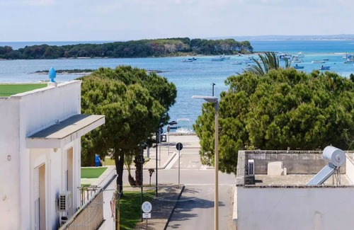 Province of Lecce Apartment | Cosy apartment for 6 people with WIFI, A/C, TV, terrace and panoramic view