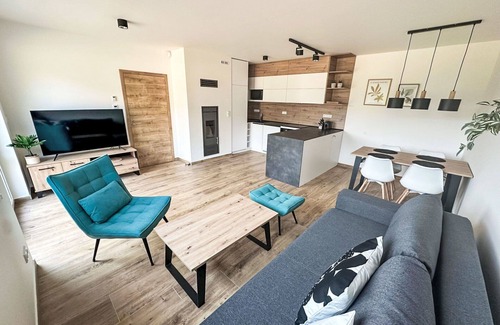 Smrzovka Apartment | Cosy apartment for 12 guests with WIFI, TV and terrace