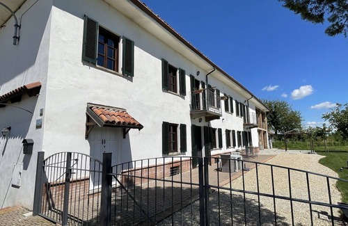 Isola d'Asti Apartment | Cosy apartment for 4 people with WIFI, TV, terrace and panoramic view, close to Asti
