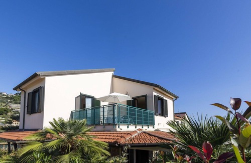 Piani-Ciapin Apartment | Cosy apartment for 6 people with WIFI, pool, TV, terrace and pets allowed