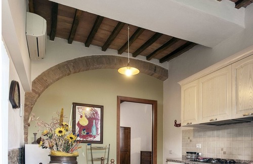 San Gimignano Apartment | Cosy apartment for 4 people with A/C, pool, WIFI, pets allowed and panoramic view