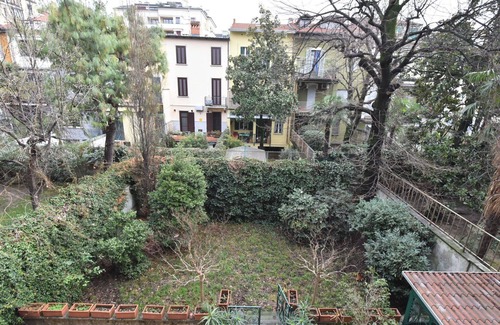 Milan Apartment | Cosy apartment for 10 people with A/C, WIFI, TV, balcony and parking